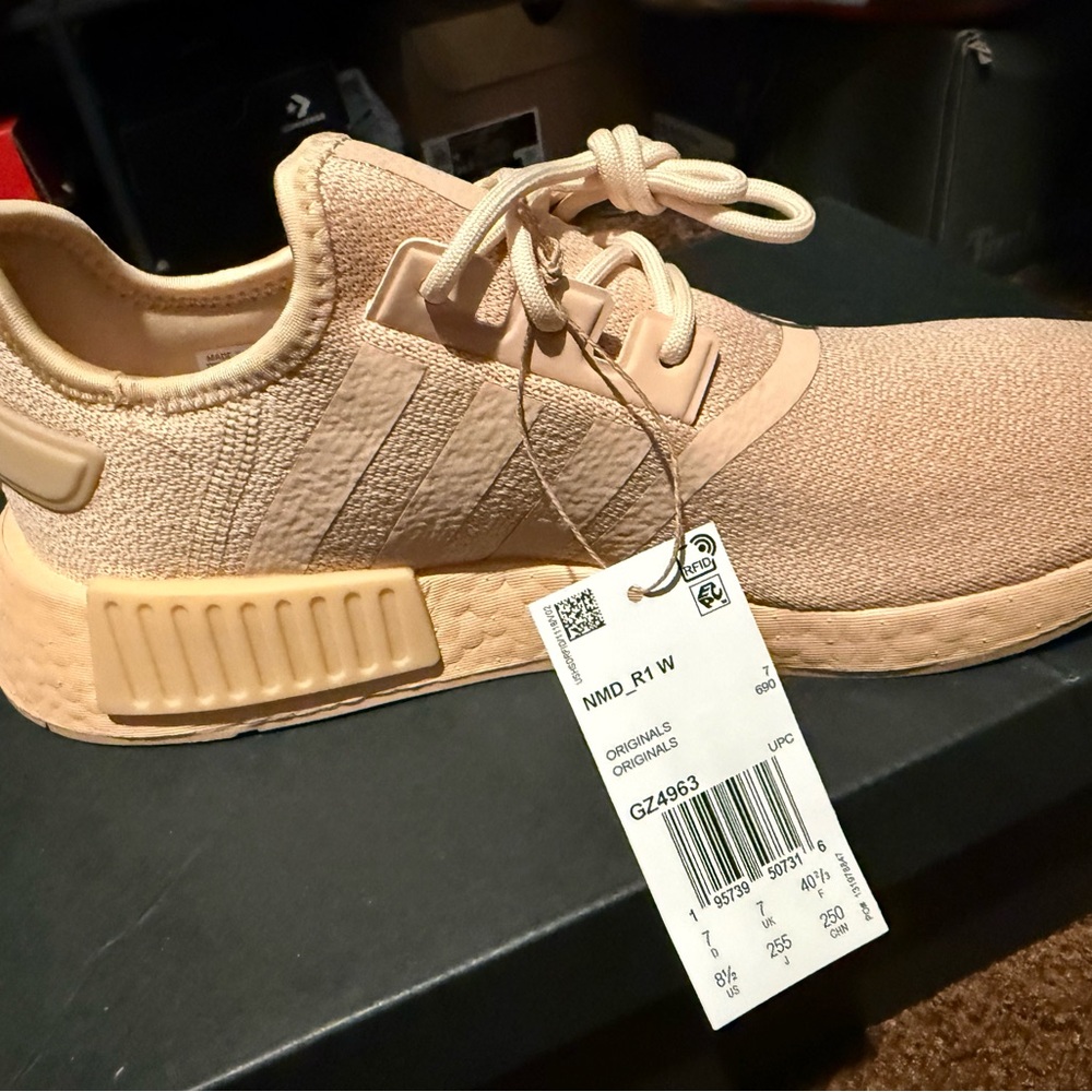 Adidas NMD_R1 W in Light Tan
